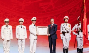 Tổng Bí thư, Chủ tịch nước: Bảo vệ an ninh theo nguyên tắc 'phát triển đến đâu, an ninh đến đó'