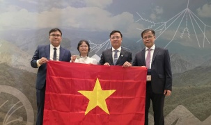 Rạng rỡ ngày trở về của nữ sinh giành Huy chương Vàng Olympic Vật lí quốc tế 2026
