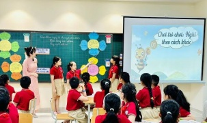 Nhiều trường công ở Hà Nội thu phí AI, STEM, tiếng Anh liên kết