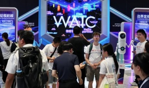 Trung Quốc tăng tốc cuộc đua AI toàn cầu, thách thức vị thế dẫn đầu của Mỹ