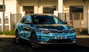 Chủ xe VinFast VF 8: Đi xa hàng nghìn km vẫn an tâm nhờ hệ sinh thái hậu mãi luôn sẵn sàng hỗ trợ