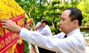 Đoàn công tác Bộ KH&CN dâng hương tri ân các Anh hùng liệt sĩ