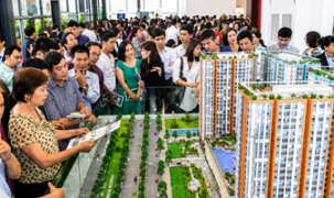 Chung cư cũ 'hạ nhiệt', người bán xuống thang