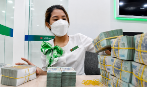 Tăng trưởng tín dụng vượt huy động, áp lực thanh khoản gia tăng