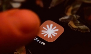 Nhiều người dùng Claude bức xúc vì watermark của Anthropic sẽ bóc mẽ việc họ lạm dụng AI tại trường học, nơi làm việc