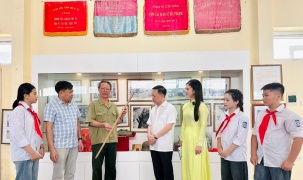 Hòa Xá kể chuyện lịch sử quê hương qua “Chiếc gậy Trường Sơn”