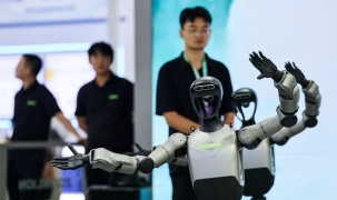 Các nhà sản xuất robot Trung Quốc dồn về triển lãm ở Bắc Kinh, tìm kiếm con đường thương mại hóa hàng loạt