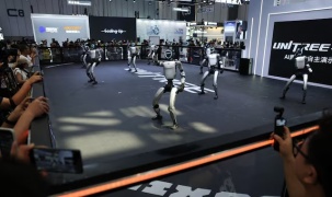 Robot rời sân khấu, bước vào đời sống thực tại WRC 2026