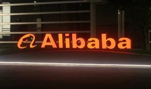 Cổ phiếu Alibaba lao dốc sau khi công bố đợt phát hành cổ phiếu trị giá 10,2 tỷ USD để thúc đẩy phát triển AI