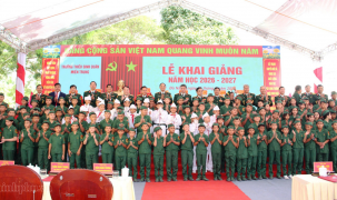 Lễ khai giảng đầu tiên của Trường Thiếu sinh quân miền Trung
