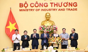 Trao Quyết định của Thủ tướng Chính phủ bổ nhiệm Thứ trưởng Bộ Công Thương