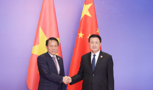 Đại tướng Lương Tam Quang hội đàm với Bộ trưởng Bộ Công an Trung Quốc Vương Tiểu Hồng