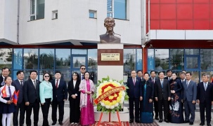 Chủ tịch Quốc hội Trần Thanh Mẫn thăm Trường mang tên Chủ tịch Hồ Chí Minh tại Mông Cổ