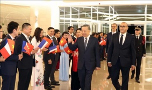 Tổng Bí thư, Chủ tịch nước Tô Lâm bắt đầu thăm chính thức Cộng hòa Pháp và dự Hội nghị Thượng đỉnh Không gian vũ trụ tại Paris