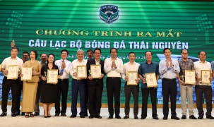 Bóng đá Thái Nguyên: Bầu Hiển đi trước, nhiều người cùng chung tay
