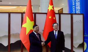 Phó Thủ tướng Thường trực Chính phủ Phạm Gia Túc hội đàm với Phó Thủ tướng Thường trực Quốc vụ viện Trung Quốc Đinh Tiết Tường