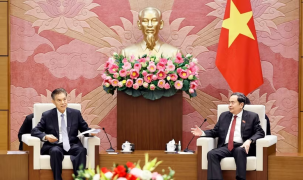 Chủ tịch Quốc hội Trần Thanh Mẫn tiếp Chủ nhiệm Ủy ban Tài chính và Kinh tế Nhân đại toàn quốc Trung Quốc