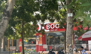 Giữa Thủ Đô đỏ mắt đi tìm sách giáo khoa