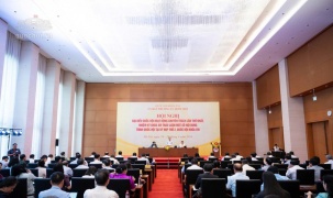 Đại biểu Quốc hội hoạt động chuyên trách thảo luận về nhóm dự án luật thuộc lĩnh vực hành chính, tư pháp