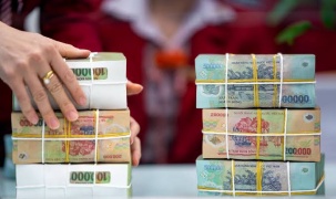 Lãi suất tăng tốc, người gửi tiền mừng - người vay thêm nặng gánh