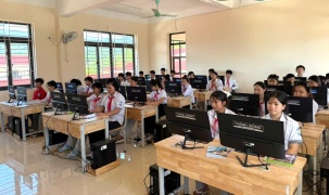 Chuyển đổi số mở thêm “cánh cửa” tri thức cho học sinh vùng cao