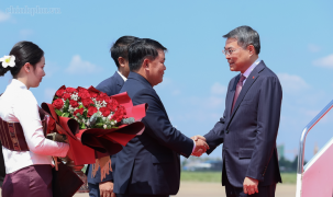 Thủ tướng Lê Minh Hưng tới Thủ đô Vientiane, bắt đầu chuyến thăm chính thức Lào