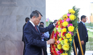 Thủ tướng Lê Minh Hưng đặt vòng hoa tại Đài Độc lập, Đài tưởng niệm cố Quốc vương Norodom Sihanouk, Đài Hữu nghị Campuchia-Việt Nam