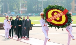 Thủ tướng Liechtenstein viếng Chủ tịch Hồ Chí Minh và tưởng niệm các Anh hùng liệt sĩ