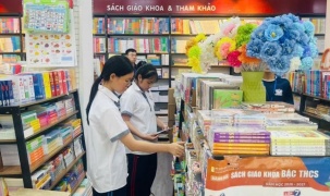 Chủ nhiệm Ủy ban Dân nguyện và Giám sát Lê Thị Nga: Không để tái diễn tình trạng thiếu sách giáo khoa