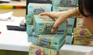 Hàng loạt ngân hàng hạ lãi suất tiết kiệm, tạo dư địa giảm chi phí vay vốn