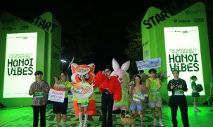 Sắc màu cosplay bùng nổ tại VPBank Hanoi International Marathon 2026