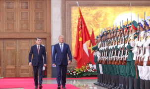 Thủ tướng Lê Minh Hưng chủ trì lễ đón chính thức Thủ tướng Ba Lan