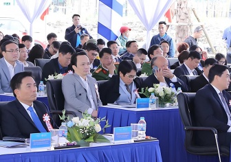 Ông Trịnh Văn Quyết xuất hiện tại lễ khởi công dự án 13.000 tỷ của Eurowindow