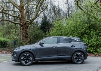 Xu hướng chọn xe của gia đình Việt thời bão giá xăng: Đủ tiện nghi nhưng phải “dễ nuôi”