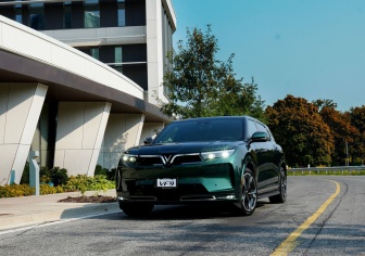 Từ tình huống khẩn cấp trên cao tốc, chủ xe thêm tin lựa chọn VinFast VF 9 là đúng