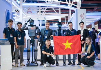 VinRobotics lần đầu trình diễn người máy “Make in Vietnam” tại loạt sự kiện công nghệ quốc tế