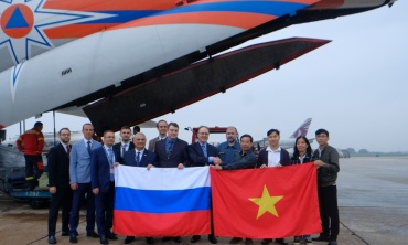 Hàng viện trợ khẩn cấp từ Nga đến với người dân Huế trong cơn bão lũ