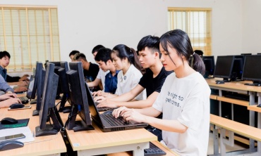 Luật Công nghiệp công nghệ số: Định hướng mới cho đào tạo và cơ hội nghề nghiệp của sinh viên CNTT