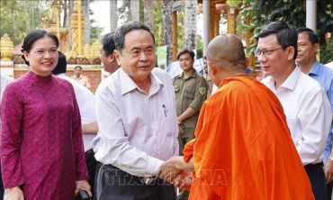 Chủ tịch Quốc hội Trần Thanh Mẫn dự Ngày hội Đại đoàn kết toàn dân tộc tại Cần Thơ