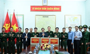 Thủ tướng thăm Đồn biên phòng tại xã biên giới vùng cao Thanh Hóa