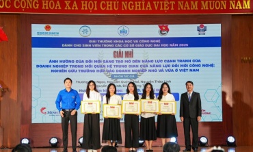 Lễ trao Giải thưởng Khoa học và Công nghệ sinh viên năm 2025 tại Đại học Nha Trang