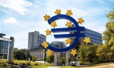 EU hoãn triển khai đầy đủ Đạo luật AI tới năm 2027: Thận trọng hay bước lùi?