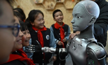 Trí tuệ nhân tạo vật lý: Khi robot học cử chỉ con người