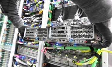 Amazon thách thức các đối thủ cạnh tranh bằng 'Nhà máy AI' Nvidia tại chỗ