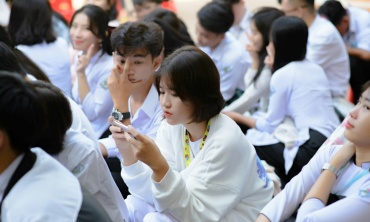 Chuyên gia RMIT cảnh báo nguy cơ tổn thương tâm lý từ nội dung thiếu kiểm chứng trên mạng