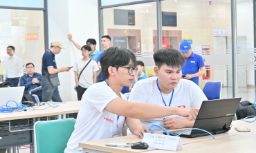 Các đội tuyển PROCON và Phần mềm nguồn mở bước vào ngày tranh tài kịch tính tại OLP’25