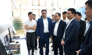 Bộ trưởng Nguyễn Mạnh Hùng: Muốn ra thế giới, trước hết phải làm chủ sản phẩm chiến lược