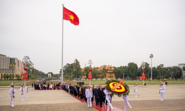 Lãnh đạo Đảng, Nhà nước vào Lăng viếng Chủ tịch Hồ Chí Minh nhân 80 năm Ngày Tổng tuyển cử đầu tiên
