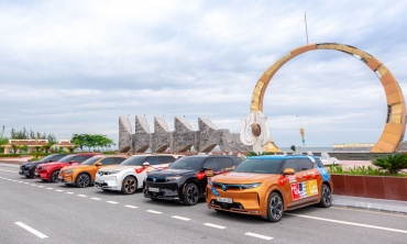 Bán xe xăng lên đời xe điện, chủ xe VinFast VF 9 xuýt xoa: “Biết xe xịn thế này đã sớm mua vài chiếc”