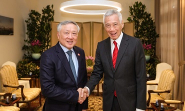 Phó Thủ tướng Thường trực Chính phủ Nguyễn Hòa Bình hội kiến Bộ trưởng Cao cấp Singapore Lý Hiển Long